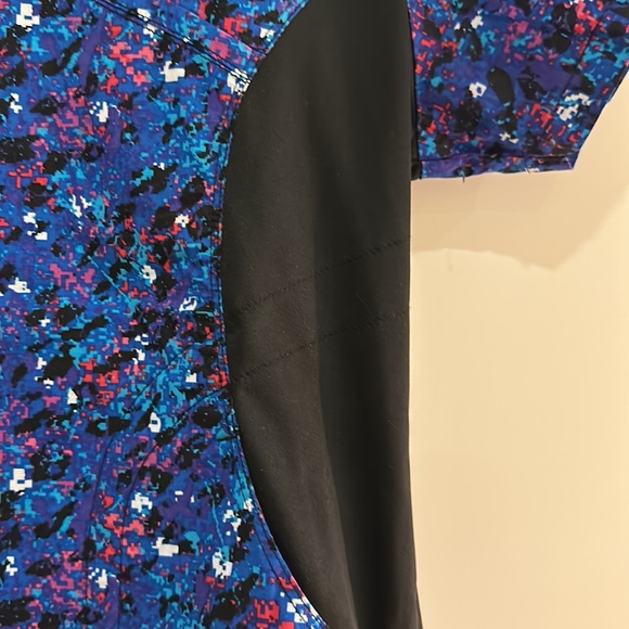 Maevyn Nursing Scrub top/uniform top - Picture 3 of 4